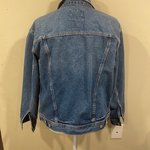 Old Navy Boyfriend Trucker Jean Jacket - Picture 12 of 14